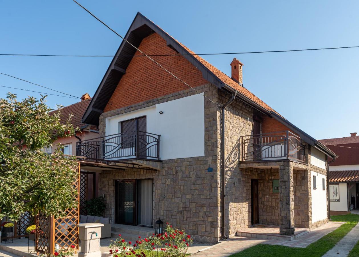Central Park Home Spa Arandelovac Buitenkant foto